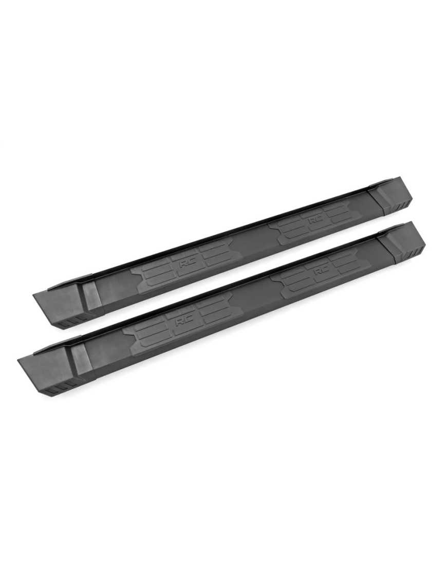 Aluminiowe progi, stopnie boczne Rough Country HD2