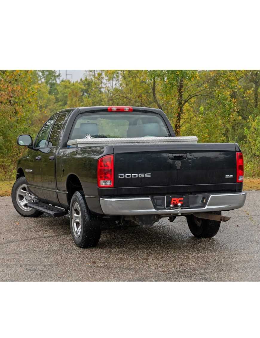 Aluminiowe progi, stopnie boczne Rough Country HD2