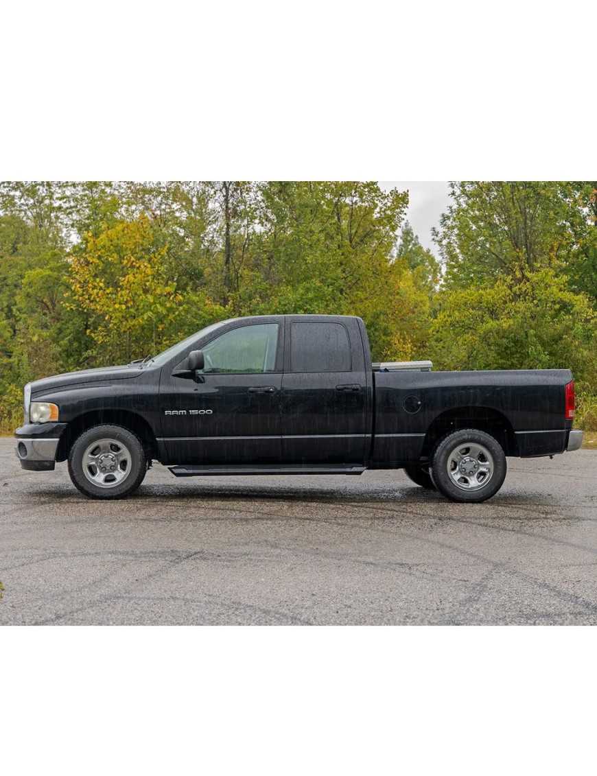 Aluminiowe progi, stopnie boczne Rough Country HD2