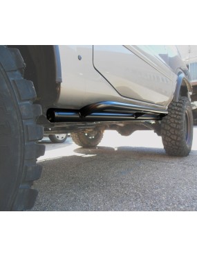 Progi boczne rurowe Nissan Patrol Y61 3 drzwi