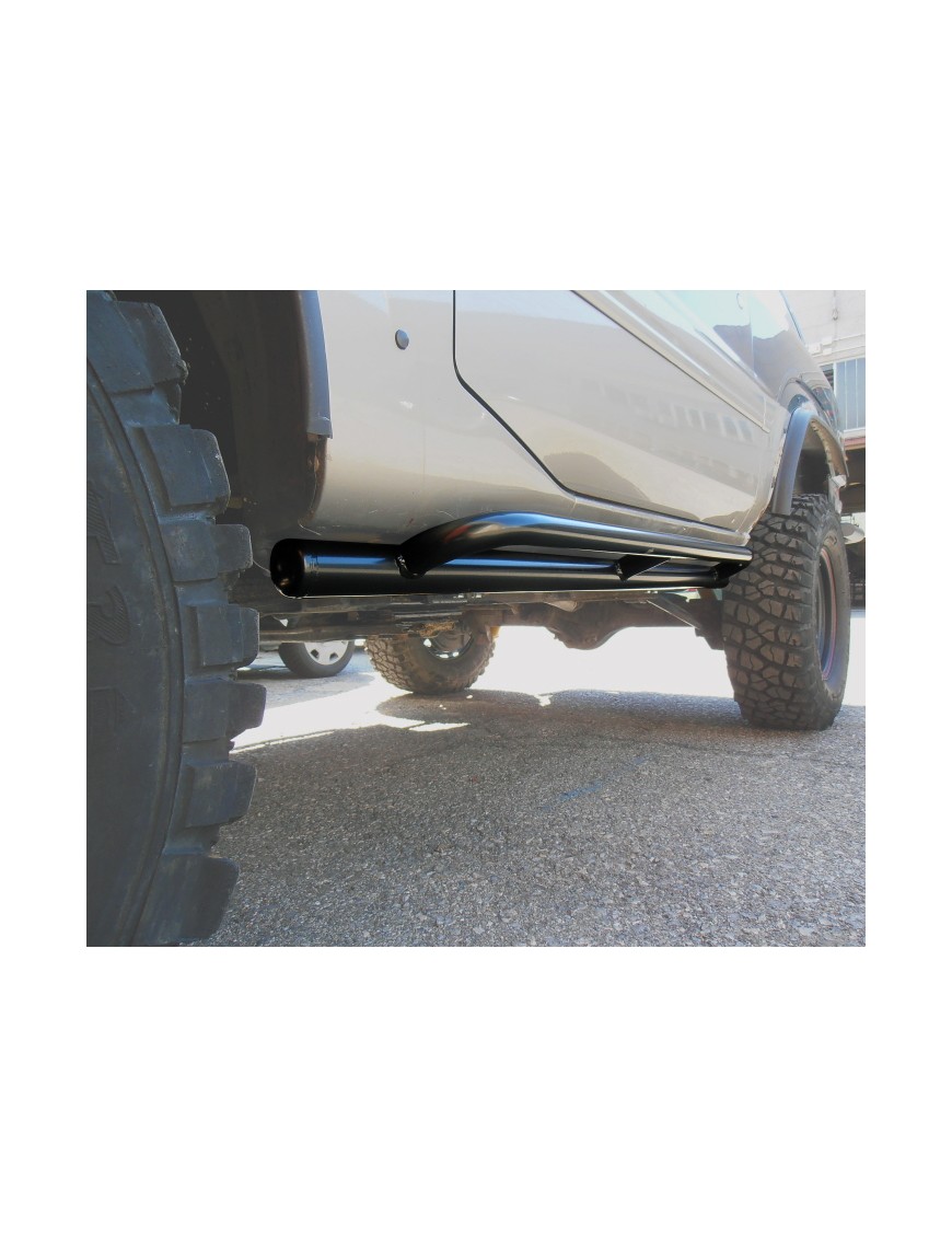 Progi boczne rurowe Nissan Patrol Y61 3 drzwi