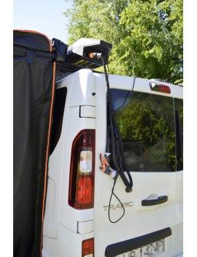 Snakeman 4WD SNA016 – 30 L Roof Water Tank with 12 V Pump