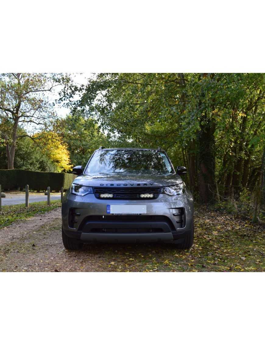 Zestaw dwóch lamp LAZER ST4 Evolution z systemem montażu w fabrycznym grillu - Land Rover Discovery V (2017 -)