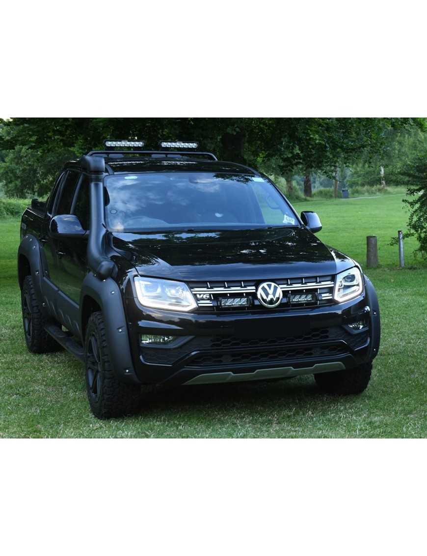 Zestaw dwóch lamp LAZER Triple-R 750 (Gen2) z systemem montażu w fabrycznym grillu - Volkswagen Amarok V6 (2016 -)