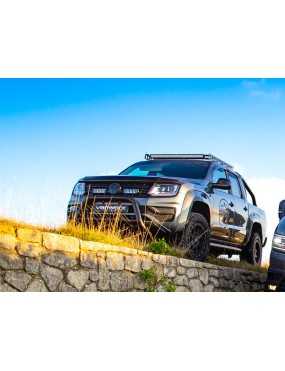 Zestaw dwóch lamp LAZER Triple-R 750 (Gen2) z systemem montażu w fabrycznym grillu - Volkswagen Amarok V6 (2016 -)