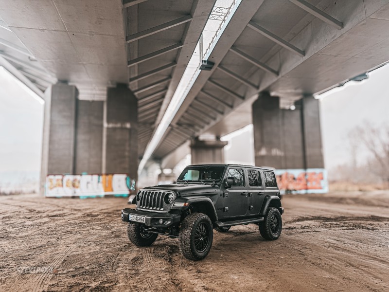 Metalcloak Black Shocks on Jeep Wrangler JLU – Real-World Test of Comfort, Stability, and Off-Road Performance