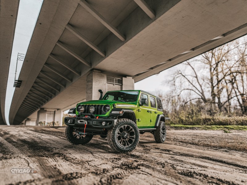 Complete Jeep Wrangler JL Build – MetalCloak Suspension, Öhlins Shocks and Off-Road Accessories