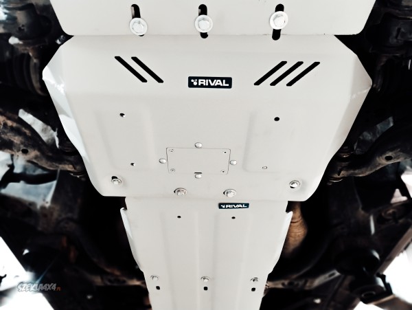 Montaż osłon RIVAL do Toyota FJ Cruiser – profesjonalna ochrona podwozia w Szekla 4x4 Montaż osłon RIVAL do Toyota FJ Cruiser – profesjonalna ochrona podwozia w Szekla 4x4
