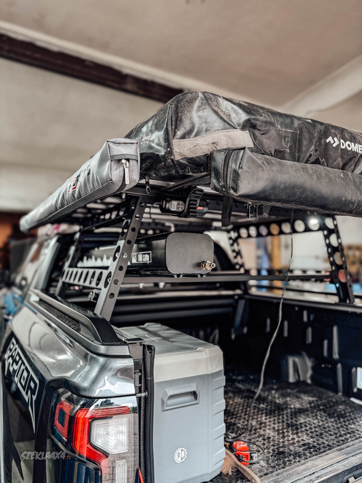 Roof top tent mounted on the Ford Ranger Raptor expedition rack – Szekla4x4 build